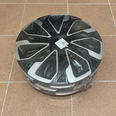 Estoril Silver Black 16" ezüst-fekete dísztárcsa szett – 4 db