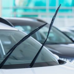 Ablaktörlők és tartozékok